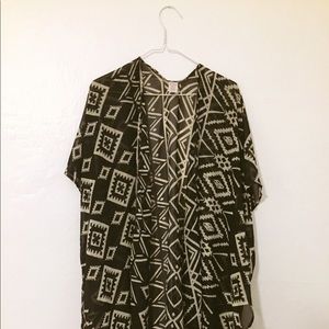 Black patterned kimono